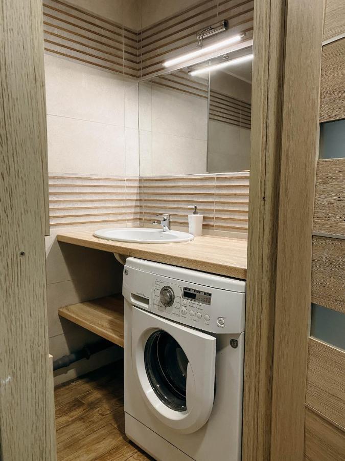 Апартаменти В Центрі Міста テルノーピリ エクステリア 写真