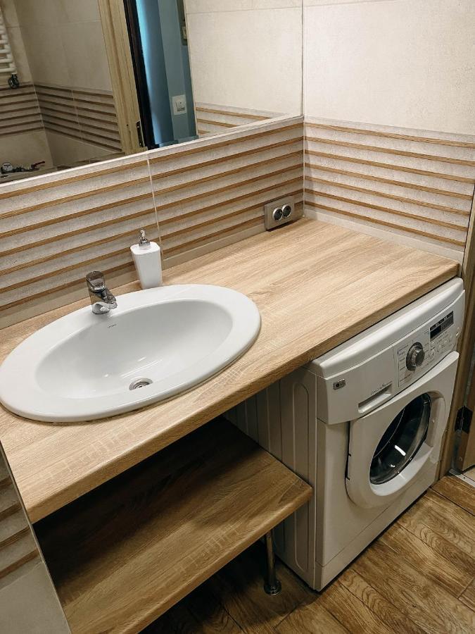 Апартаменти В Центрі Міста テルノーピリ エクステリア 写真